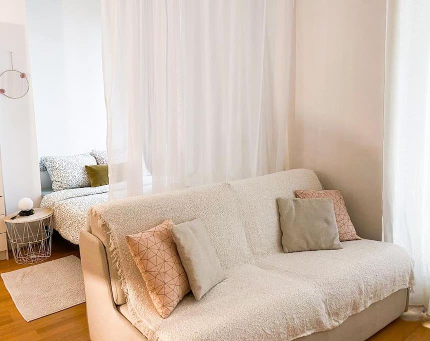 Piece Cosy A 5 Min De La Tour Eiffel A Pied Appartement